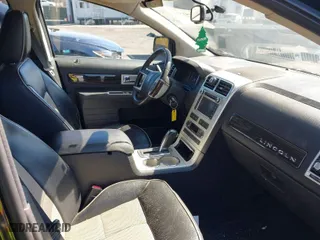 2009 Lincoln MKX with VIN 2LMDU88C69BJ02093, listed as a IAAI auction lot 41751532 with 172,431 mi miles. Bid and sale history available at carsss.com. Image 5.