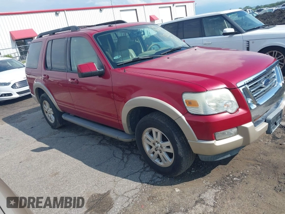 2010 Ford Explorer Eddie Bauer z VIN 1FMEU6EE4AUA85772, wystawiony jako IAAI lot #42202728 z przebiegiem 101 999 mil mil oraz . Historia ofert i sprzedaży dostępna na DreamBid. Obrazek 1.