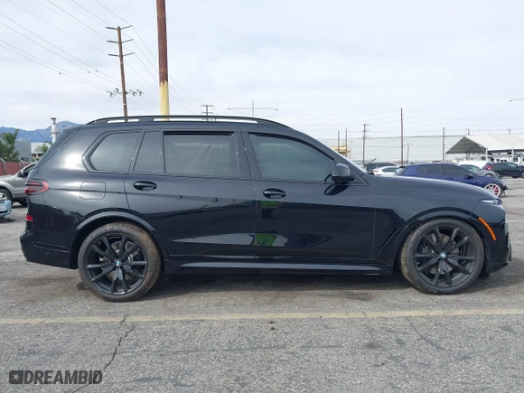 2025 BMW X7 xDrive40i with VIN 5UX23EM07S9Z10913, listed as a IAAI auction lot 41686089 with 1 mi miles. Bid and sale history available at carsss.com. Image 13.