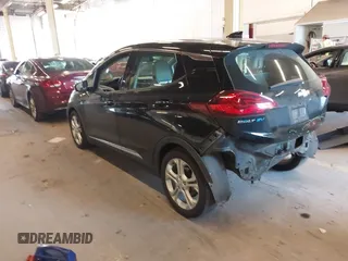 2017 Chevrolet Bolt EV LT z VIN 1G1FW6S08H4172105, wystawiony jako IAAI lot #42175363 z przebiegiem 40 024 mil mil oraz . Historia ofert i sprzedaży dostępna na DreamBid. Obrazek 3.