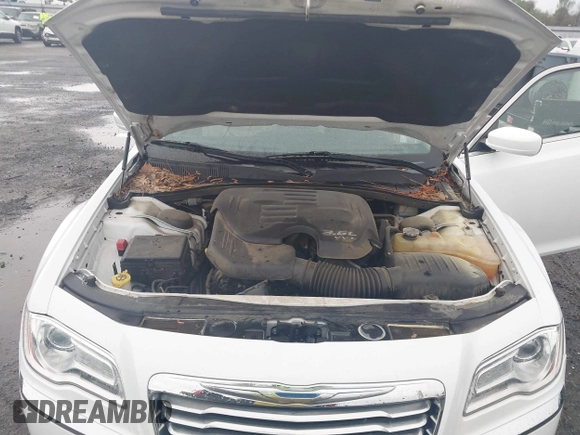 2014 Chrysler 300 with VIN 2C3CCAAG2EH264835, listed as a IAAI auction lot 41918196 with 93,338 mi miles. Bid and sale history available at carsss.com. Image 10.