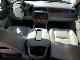 2013 Chevrolet Avalanche LT with VIN 3GNTKFE7XDG326137, listed as a Copart auction lot 50579385 with 116,985 mi miles and Salvage Title. Bid and sale history available at DreamBid. Image 8.