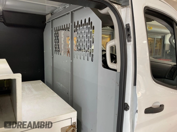 2018 Ford Transit с VIN 1FTYE1YM9JKB52110, выставлен на аукционе IAAI как лот 42610426 с пробегом 156 532 миль миль и . История ставок и продаж доступна на DreamBid. Изображение 29.