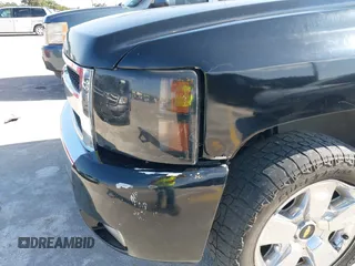 2011 Chevrolet Silverado 1500 LT with VIN 1GCRCSE05BZ408348, listed as a IAAI auction lot 42150412 with 300,795 mi miles and . Bid and sale history available at DreamBid. Image 6.