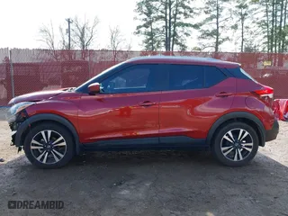 2018 Nissan Kicks SV with VIN 3N1CP5CU5JL517564, listed as a IAAI auction lot 41420021 with 79,472 mi miles. Bid and sale history available at carsss.com. Image 15.