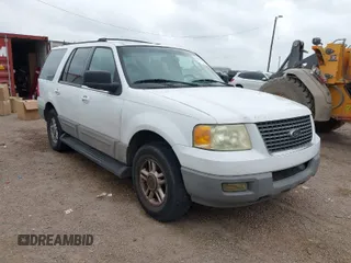 2003 Ford Expedition Special Service with VIN 1FMPU15L13LA66065, listed as a IAAI auction lot 41861536 with 254,362 mi miles. Bid and sale history available at carsss.com. Image 1.