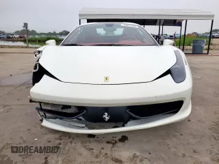 2014 Ferrari 458 Italia z VIN ZFF68NHA1E0198612, wystawiony jako Copart lot #54941365 z przebiegiem 4 506 mil mil oraz Szkoda całkowita • Salvage title. Historia ofert i sprzedaży dostępna na DreamBid. Obrazek 5.