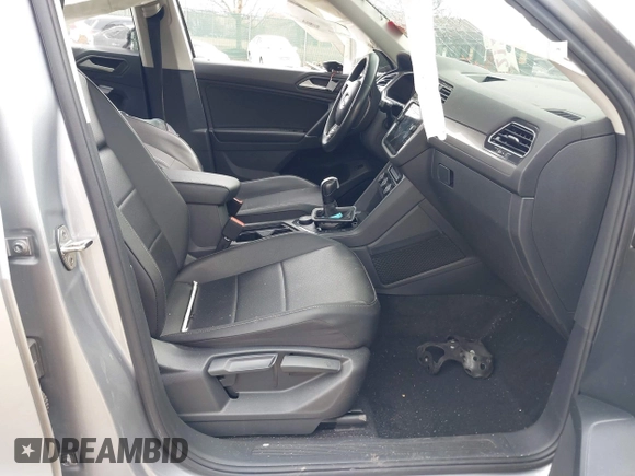 2020 Volkswagen Tiguan SE with VIN 3VV2B7AX6LM026760, listed as a IAAI auction lot 41652292 with 63,925 mi miles and . Bid and sale history available at DreamBid. Image 5.