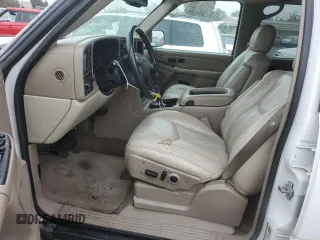 2004 GMC Yukon SLE with VIN 1GKEK13TX4R319195, listed as a Copart auction lot 42444075 with 223,463 mi miles and Clean Title. Bid and sale history available at carsss.com. Image 7.