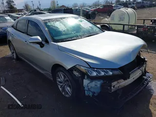 2019 Toyota Avalon XLE with VIN 4T1BZ1FB0KU031057, listed as a IAAI auction lot 41899397 with 108,454 mi miles. Bid and sale history available at carsss.com. Image 1.
