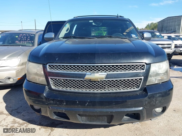 2011 Chevrolet Avalanche LTZ with VIN 3GNMCGE00BG391196, listed as a IAAI auction lot 41447134 with 248,991 mi miles. Bid and sale history available at carsss.com. Image 12.