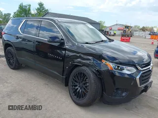 2020 Chevrolet Traverse LS z VIN 1GNERFKW3LJ180984, wystawiony jako IAAI lot #42241631 z przebiegiem 69 654 mil mil oraz . Historia ofert i sprzedaży dostępna na DreamBid. Obrazek 1.