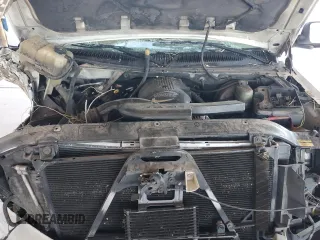 2002 Chevrolet Suburban Z71 with VIN 3GNFK16Z52G356496, listed as a Copart auction lot 61204945 with 260,121 mi miles and Salvage title. Bid and sale history available at DreamBid. Image 12.