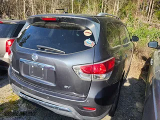 2014 Nissan Pathfinder S with VIN 5N1AR2MN5EC655123, listed as a IAAI auction lot 41897433 with 157,704 mi miles. Bid and sale history available at carsss.com. Image 4.