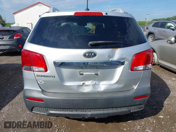 2011 Kia Sorento LX with VIN 5XYKTDA24BG079158, listed as a IAAI auction lot 42142191 with 191,687 mi miles. Bid and sale history available at carsss.com. Image 6.