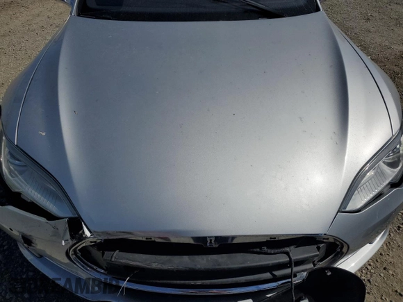 2016 Tesla Model S 90D z VIN 5YJSA1E4XGF115997, wystawiony jako Copart lot #60933525 z przebiegiem Nie podano mil oraz Szkoda całkowita • Salvage title. Historia ofert i sprzedaży dostępna na DreamBid. Obrazek 11.