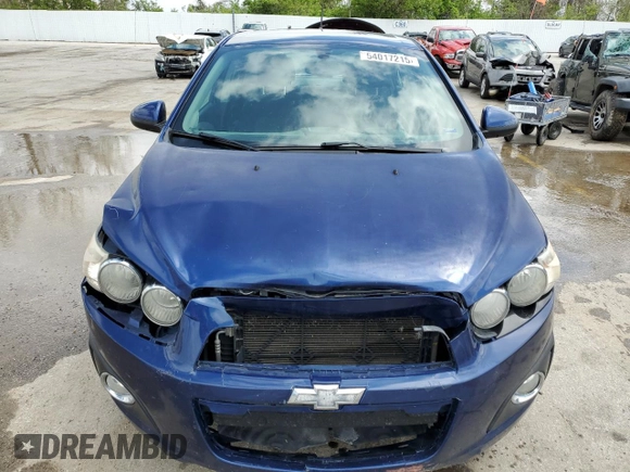 2014 Chevrolet Sonic LT z VIN 1G1JC5SH6E4156225, wystawiony jako Copart lot #54017215 z przebiegiem 161 854 mil mil oraz Szkoda całkowita • Salvage title. Historia ofert i sprzedaży dostępna na DreamBid. Obrazek 5.