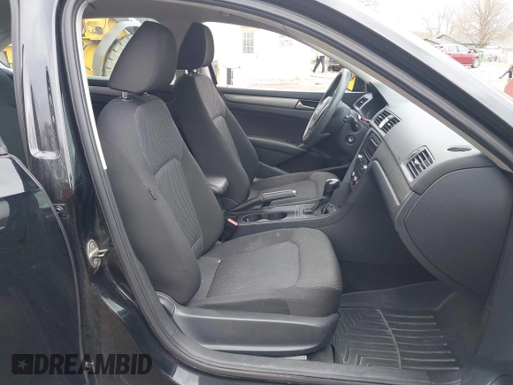 2014 Volkswagen Passat S с VIN 1VWAP7A35EC011791, выставлен на аукционе IAAI как лот 41946261 с пробегом 172 225 миль миль и . История ставок и продаж доступна на DreamBid. Изображение 5.