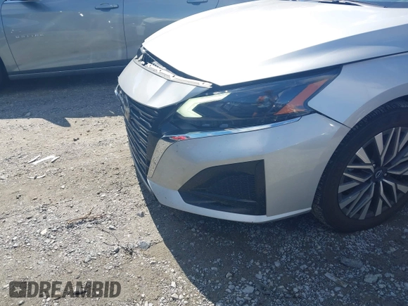 2024 Nissan Altima SV with VIN 1N4BL4DV4RN353196, listed as a IAAI auction lot 42643904 with 37,424 mi miles and . Bid and sale history available at DreamBid. Image 6.