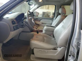 2012 Chevrolet Tahoe LTZ с VIN 1GNSKCE04CR272829, выставлен на аукционе Copart как лот 59959525 с пробегом 164 690 миль миль и Списание • Salvage title. История ставок и продаж доступна на DreamBid. Изображение 7.