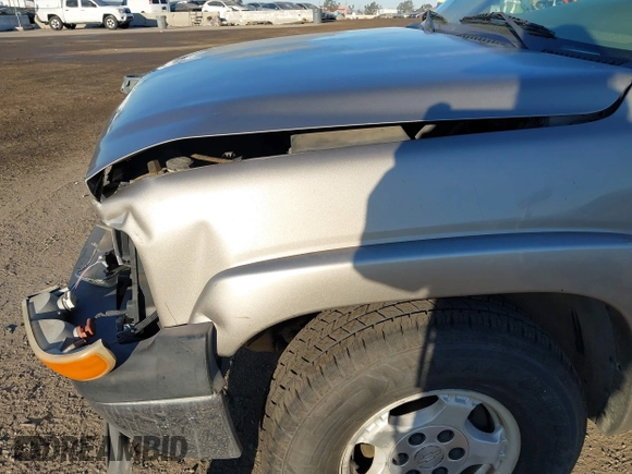 2002 Chevrolet Silverado 1500 LT with VIN 2GCEK19T721157549, listed as a IAAI auction lot 41636702 with 271,859 mi miles. Bid and sale history available at carsss.com. Image 15.