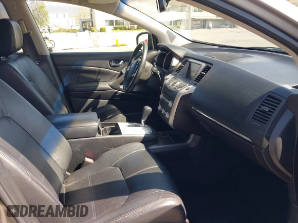 2011 Nissan Murano LE z VIN JN8AZ1MU8BW064756, wystawiony jako IAAI lot #41967871 z przebiegiem 183 378 mil mil oraz . Historia ofert i sprzedaży dostępna na DreamBid. Obrazek 5.
