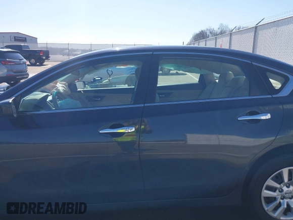 2015 Nissan Altima 2.5 S with VIN 1N4AL3AP0FC465917, listed as a IAAI auction lot 41650721 with 105,357 mi miles. Bid and sale history available at carsss.com. Image 15.