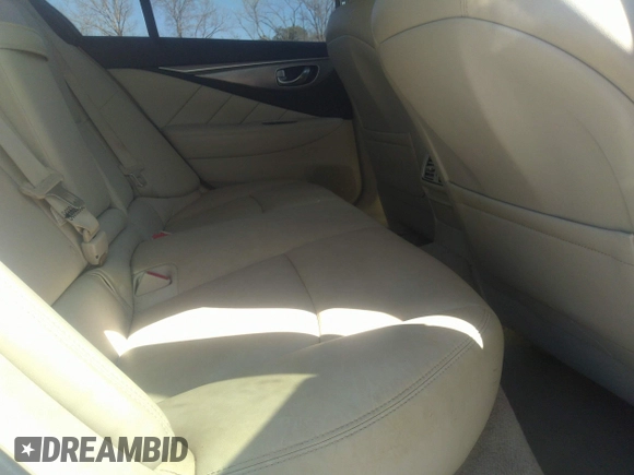 2016 Infiniti Q50 2.0t Premium with VIN JN1CV7AR5GM250084, listed as a IAAI auction lot 41601301 with 101,275 mi miles. Bid and sale history available at carsss.com. Image 8.