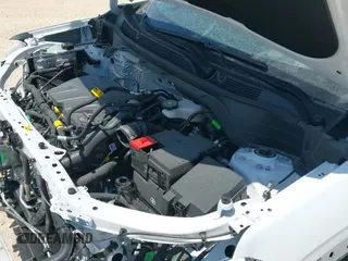 2025 Chevrolet Trax ACTIV z VIN KL77LKEPXSC215519, wystawiony jako IAAI lot #43018972 z przebiegiem 6 303 mil mil oraz . Historia ofert i sprzedaży dostępna na DreamBid. Obrazek 19.