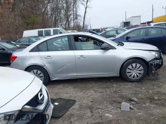 2014 Chevrolet Cruze LS with VIN 1G1PA5SG6E7275673, listed as a IAAI auction lot 41817767 with 121,250 mi miles and . Bid and sale history available at DreamBid. Image 16.