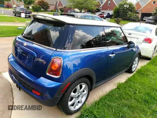 2009 MINI Hardtop S with VIN WMWMF735X9TW80840, listed as a IAAI auction lot 42717130 with 101,073 mi miles and . Bid and sale history available at DreamBid. Image 4.