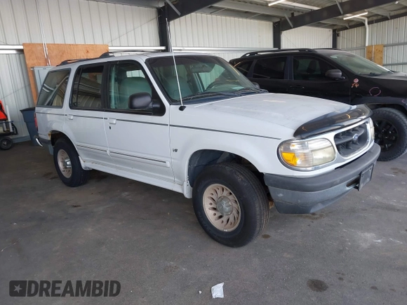 1998 Ford Explorer XLT с VIN 1FMZU35P2WZA90450, выставлен на аукционе IAAI как лот 42242629 с пробегом 179 513 миль миль и . История ставок и продаж доступна на DreamBid. Изображение 1.