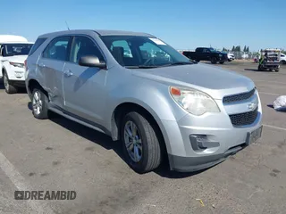 2013 Chevrolet Equinox LS z VIN 1GNALBEK6DZ102350, wystawiony jako IAAI lot #42304308 z przebiegiem 84 044 mil mil oraz . Historia ofert i sprzedaży dostępna na DreamBid. Obrazek 1.