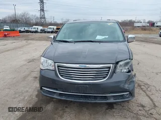 2015 Chrysler Town & Country Touring-L with VIN 2C4RC1CG4FR525588, listed as a IAAI auction lot 41696620 with 225,297 mi miles. Bid and sale history available at carsss.com. Image 12.