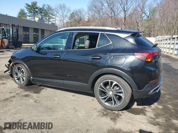 2020 Buick Encore GX Essence с VIN KL4MMGSL9LB106536, выставлен на аукционе Copart как лот 49349215 с пробегом 116 886 миль миль и Чистый • Clean title. История ставок и продаж доступна на DreamBid. Изображение 2.