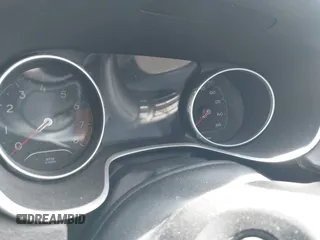 2019 Jeep Compass Altitude z VIN 3C4NJDBB3KT806607, wystawiony jako IAAI lot #41402626 z przebiegiem Nie podano mil oraz . Historia ofert i sprzedaży dostępna na DreamBid. Obrazek 15.