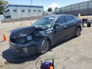 2018 Kia Optima S z VIN 5XXGT4L37JG244926, wystawiony jako Copart lot #60372025 z przebiegiem Nie podano mil oraz Szkoda całkowita • Salvage title. Historia ofert i sprzedaży dostępna na DreamBid. Obrazek 1.