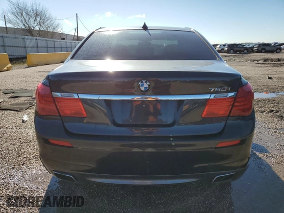 2012 BMW 7 Series 750i z VIN WBAKA8C54CDX01386, wystawiony jako Copart lot #82404214 z przebiegiem Nie podano mil oraz Czysty tytuł • Clean title. Historia ofert i sprzedaży dostępna na DreamBid. Obrazek 6.