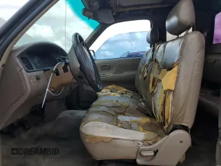1995 Toyota T100 SR5 z VIN JT4VD12F1S0014445, wystawiony jako Copart lot #59764864 z przebiegiem 184 947 mil mil oraz Szkody całkowita. Historia ofert i sprzedaży dostępna na DreamBid. Obrazek 7.