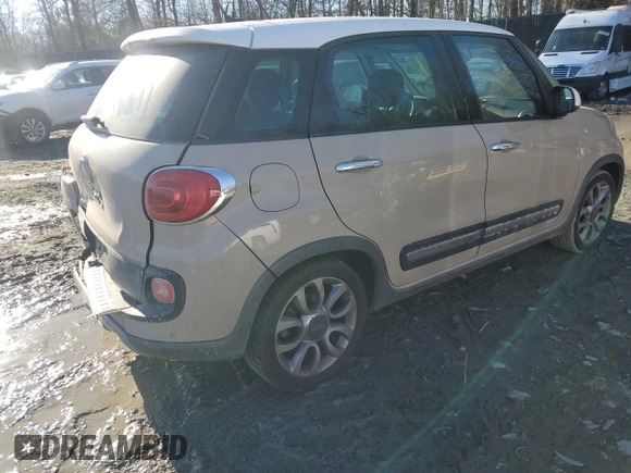 2016 FIAT 500L Trekking with VIN ZFBCFADH1GZ037598, listed as a Copart auction lot 42458725 with 84,105 mi miles and Salvage Title. Bid and sale history available at carsss.com. Image 3.