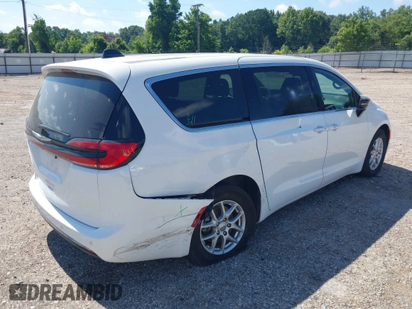 2025 Chrysler Pacifica Select with VIN 2C4RC1BG7SR509591, listed as a IAAI auction lot 42533235 with 19,520 mi miles and . Bid and sale history available at DreamBid. Image 4.