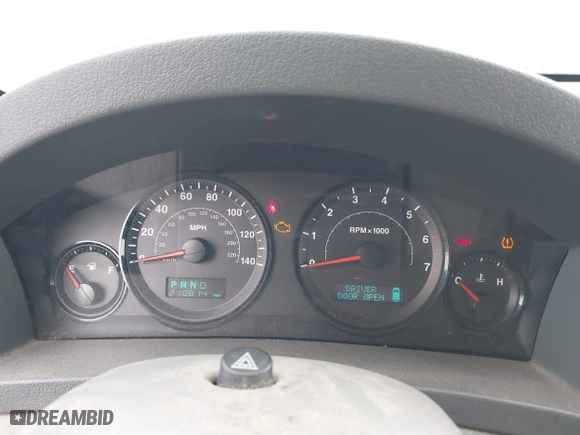 2005 Jeep Grand Cherokee Laredo with VIN 1J4GS48K45C677011, listed as a IAAI auction lot 41121018 with 210,814 mi miles. Bid and sale history available at carsss.com. Image 7.