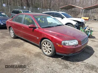 2002 Volvo S80 with VIN YV1TS91D521258955, listed as a IAAI auction lot 41834536 with 96,160 mi miles. Bid and sale history available at carsss.com. Image 1.