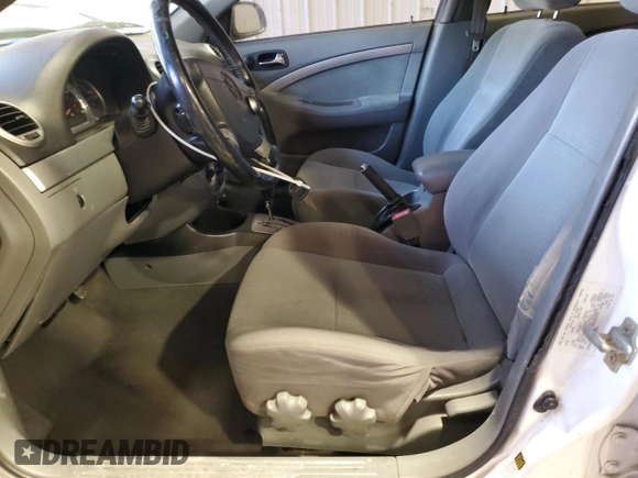 2005 Suzuki Forenza z VIN KL5JJ86Z95K090286, wystawiony jako Copart lot #41743805 z przebiegiem Nie podano mil oraz Szkoda całkowita • Salvage title. Historia ofert i sprzedaży dostępna na DreamBid. Obrazek 7.