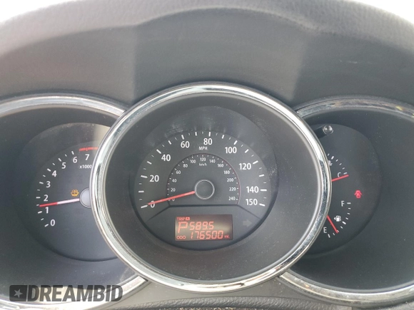 2013 Kia Sorento LX with VIN 5XYKT3A61DG334963, listed as a Copart auction lot 60152345 with 176,500 mi miles and Salvage title. Bid and sale history available at DreamBid. Image 9.