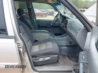 2003 Ford Explorer Sport Trac XLS z VIN 1FMZU67E53UC26334, wystawiony jako IAAI lot #42088444 z przebiegiem 175 922 mil mil oraz . Historia ofert i sprzedaży dostępna na DreamBid. Obrazek 5.