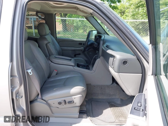 2005 GMC Yukon SLT z VIN 1GKEK13T35R127330, wystawiony jako IAAI lot #42138030 z przebiegiem 195 079 mil mil oraz . Historia ofert i sprzedaży dostępna na DreamBid. Obrazek 5.