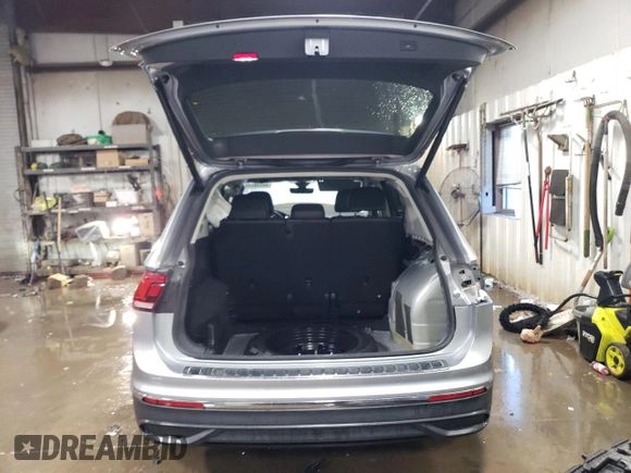 2024 Volkswagen Tiguan SE with VIN 3VVMB7AXXRM113563, listed as a Copart auction lot 44438595 with 819 mi miles and Salvage title. Bid and sale history available at DreamBid. Image 6.