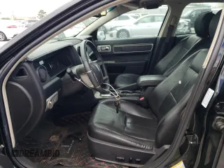 2006 Lincoln Zephyr z VIN 3LNHM26106R660031, wystawiony jako Copart lot #52025675 z przebiegiem 98 649 mil mil oraz Szkoda całkowita • Salvage title. Historia ofert i sprzedaży dostępna na DreamBid. Obrazek 7.