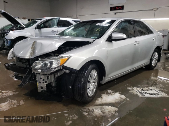 2014 Toyota Camry L with VIN 4T1BF1FK1EU741369, listed as a Copart auction lot 49871535 with 86,618 mi miles and Salvage Title. Bid and sale history available at carsss.com. Image 1.